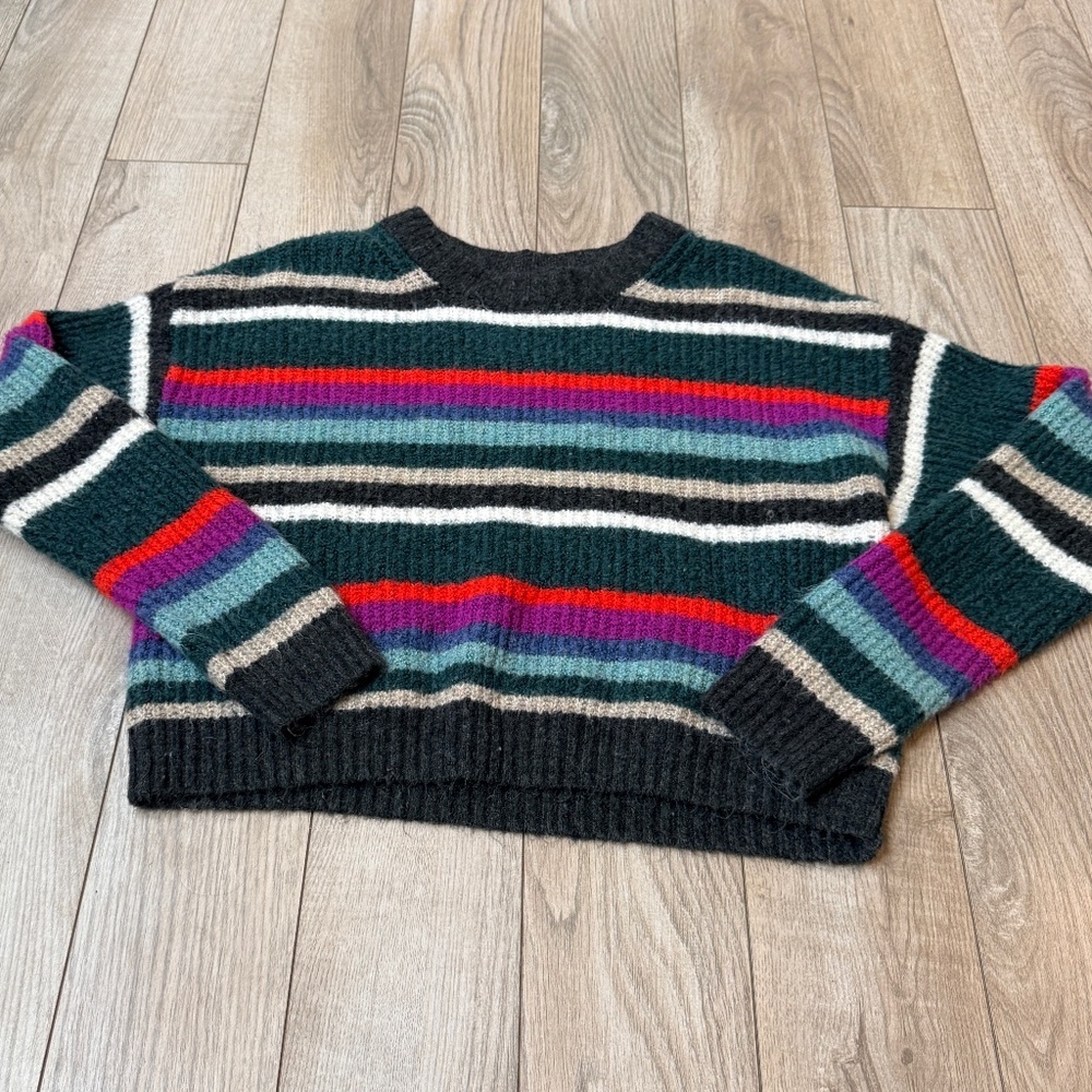 American Eagle Outfitters Stripped Cropped sweater size XS